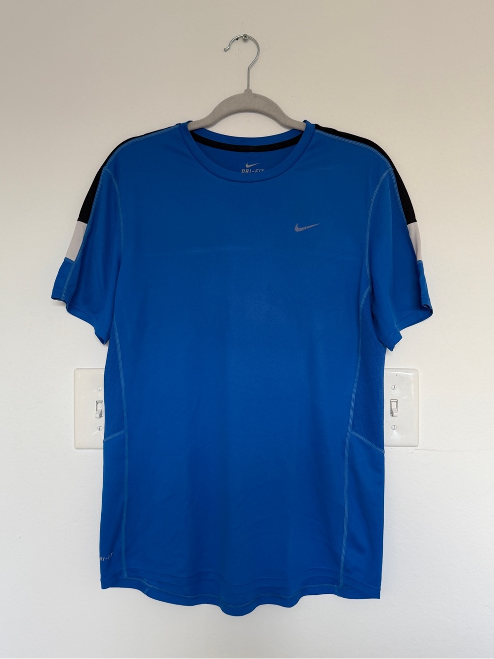 Nike Blue Short-Sleeve Dri-FIT Athletic Tee with Black Accents